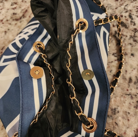 Tote Bag - Picture 8 of 11